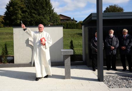 OTVORITEV NOVGA DELA POKOPALIŠČA V CERKNICI 21 FOTO LJUBO VUKELIČ